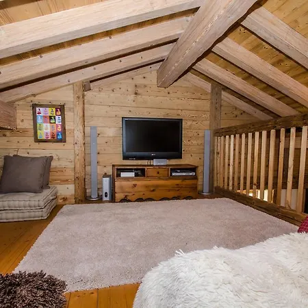 Apartament Apache *